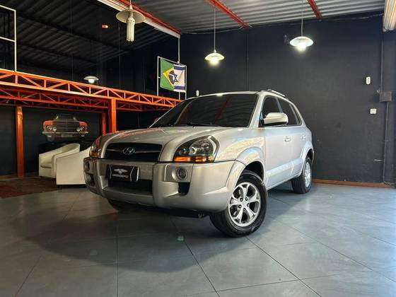 HYUNDAI TUCSON 2.0 MPFI GLS 16V 143CV 2WD FLEX 4P AUTOMÁTICO HYUNDAI TUCSON 2.0 MPFI GLS 16V 143CV 2WD FLEX 4P AUTOMÁTICO